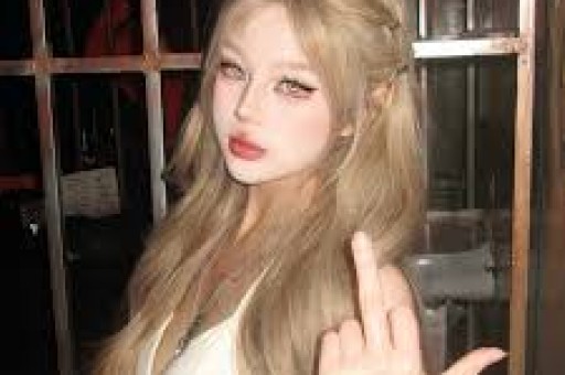 搭完胡先煦搭肖战长相平平还被曝耍大牌的周依然到底凭什么