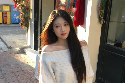 张凌赫“服务富婆”这瓜我越扒越觉得离谱